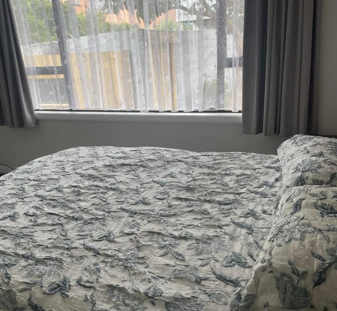 Dom wakacyjny Beach House With An Oceanview! Paraparaumu